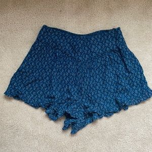 American eagle pattered flowy shorts